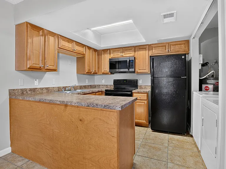 53 Windtree Ln #G102 — Photo 8