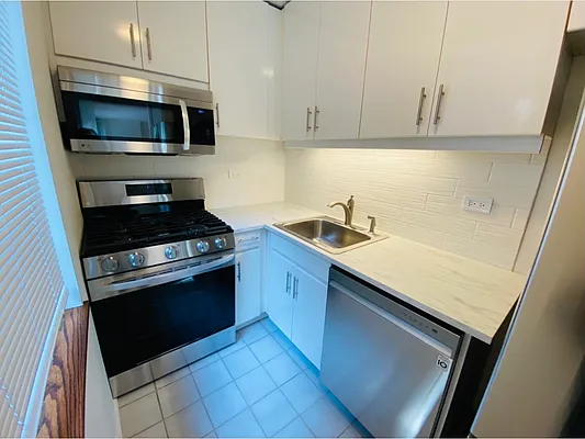 Rented by Furumoto Realty of New York City Inc | media 37