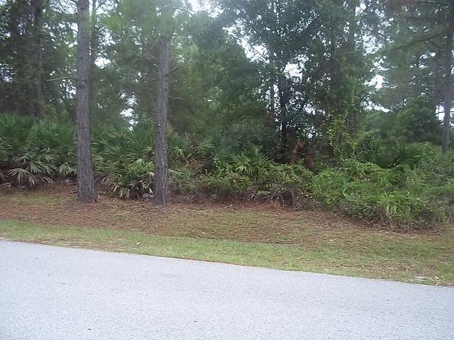 1 Whirlaway (corner lot)