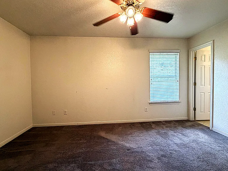 3305 Alicante Ct #B — Photo 14