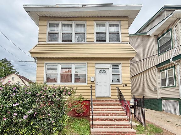 2nd image of 231 Myrtle Ave