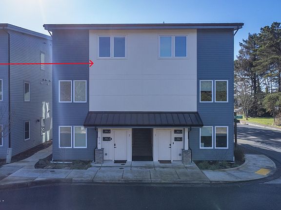 2nd image of 916 SW 48th St #4