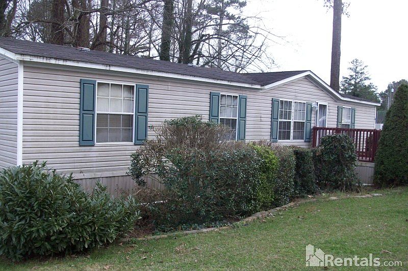 2nd image of 207 Hampton Rd SW