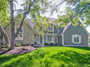 12105 Wenonga Ln, Leawood, KS 66209