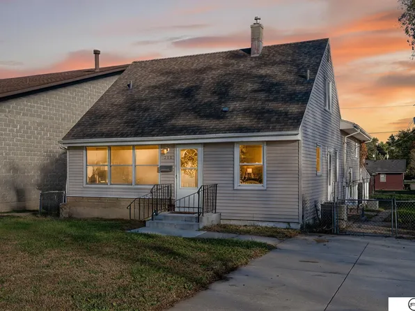 208 E 23rd Ave, Bellevue, NE 68005