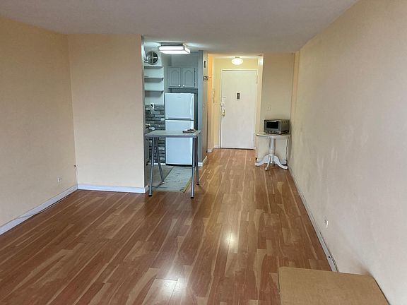 3rd image of 15038 Union Tpke APT 5D