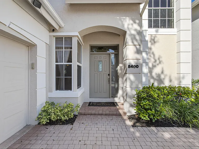 8400 Heritage Club Dr — Photo 2