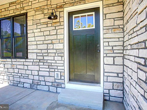 3rd image of 695 Karvois Ct