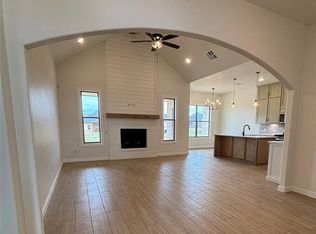 10809 Blue Creek Dr, Yukon, OK 73099