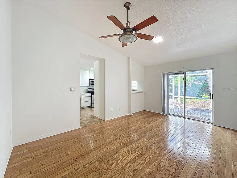 8029 Gillette Ct — Photo 7