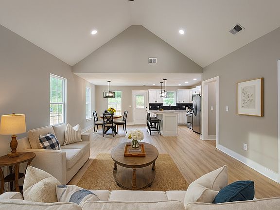 3rd image of 215 Garwood Dr