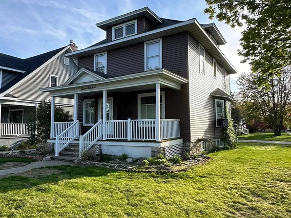 700 S 10th St, Escanaba, MI 49829