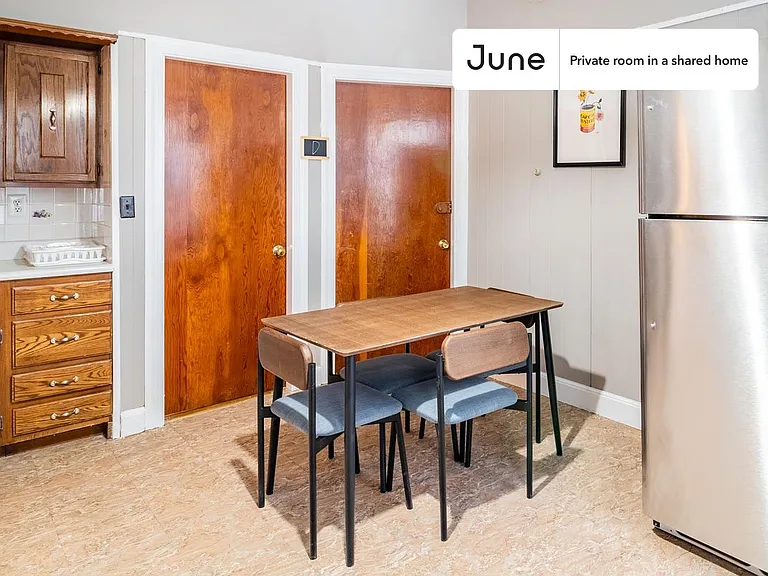106 Beacon St #A — Photo 6