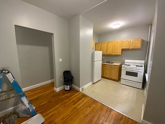 4th image of 238 W 146th St #B2