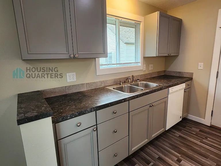 1409 N Post St — Photo 6