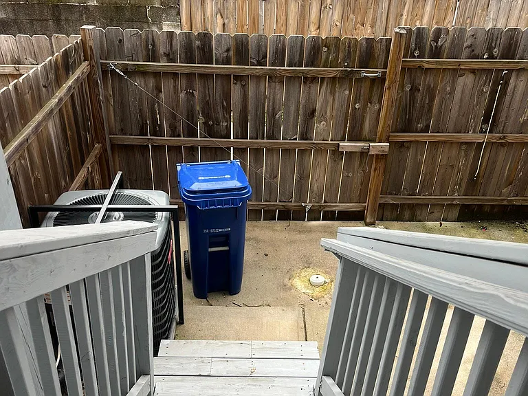 727 N Chester St — Photo 25