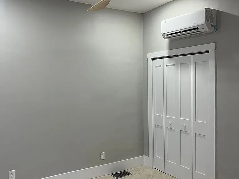 114 E Franklin St #2 — Photo 3