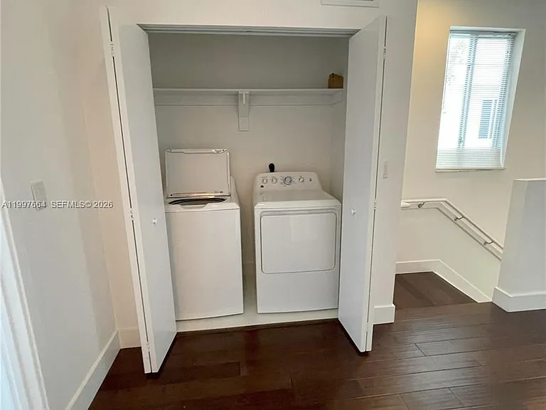 2621 NE 212th Ter #211 — Photo 3