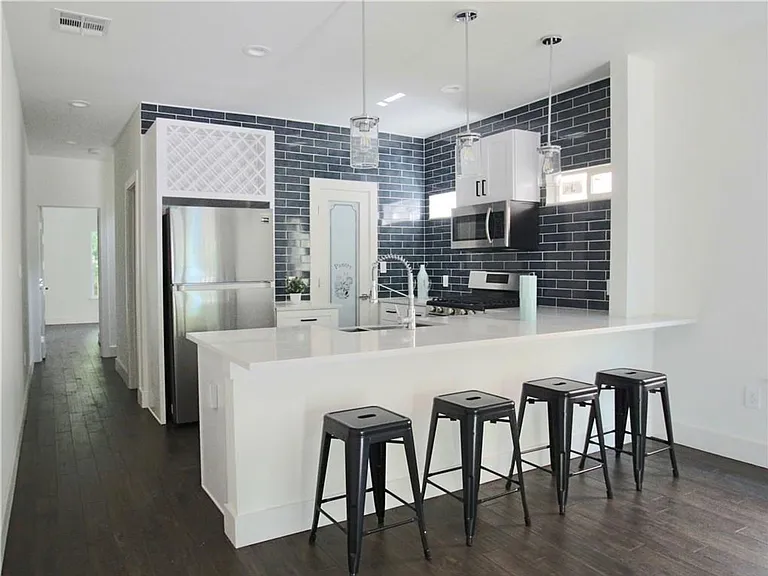 705 Harris Ave #C — Photo 36