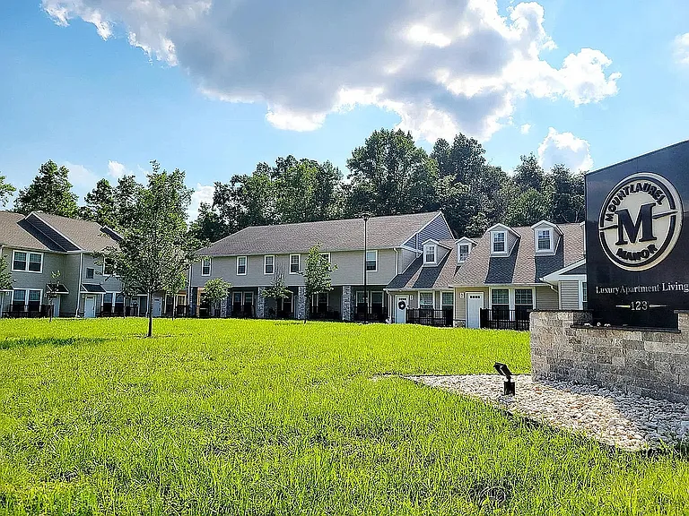 Mount Laurel Manor Apartments — Photo 18
