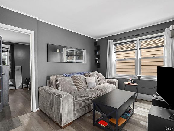 3rd image of 3215 Randall Avenue
