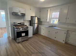 26 Taylor St #2, Waltham, MA 02453