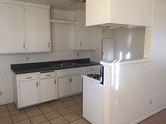 3rd image of 24280 Ironwood Ave