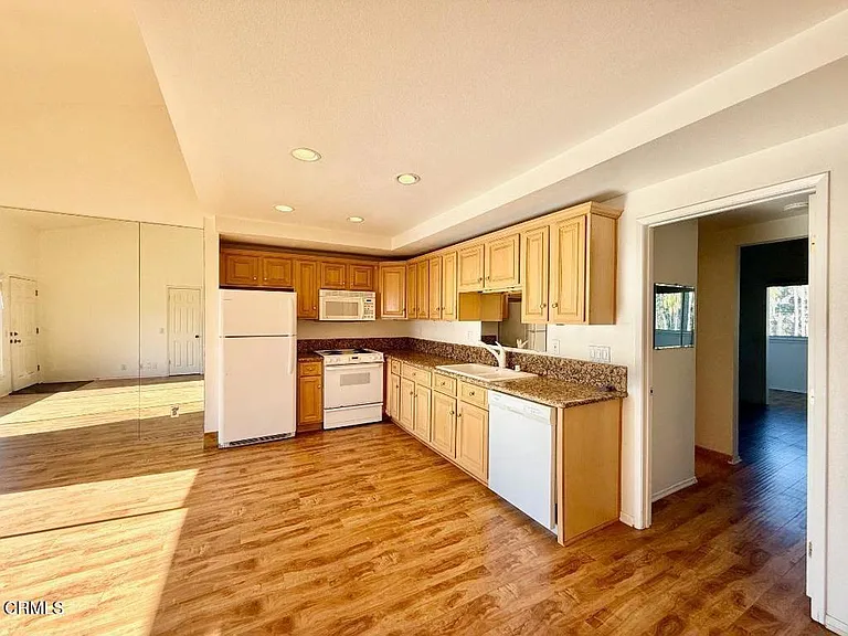 641 Ocean View Dr — Photo 8