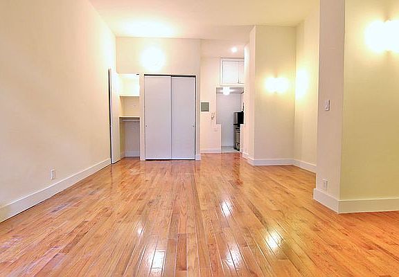 5th image of 11 E 66th St APT 2B