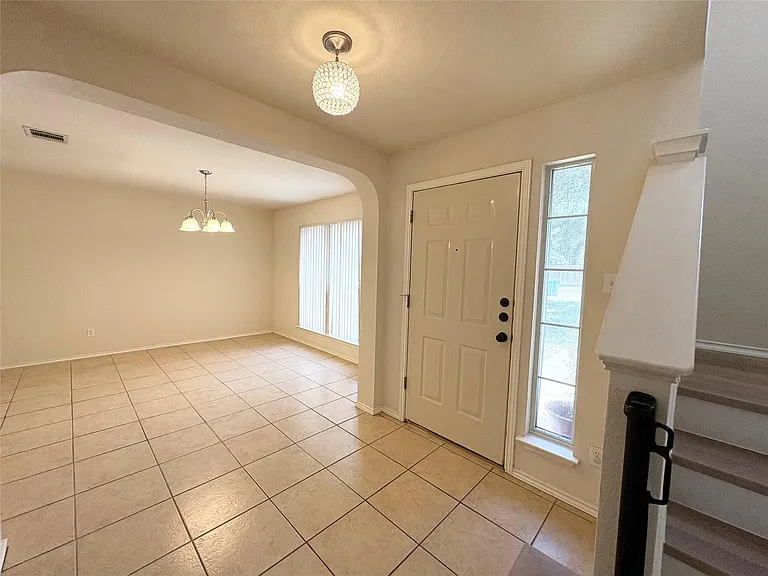 1101 Wood Creek Dr — Photo 8