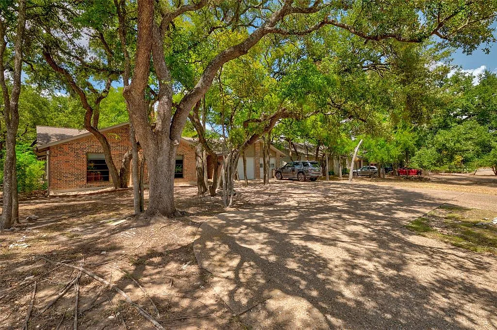 3 bed, 1573 sqft, $2,350 — Photo 4