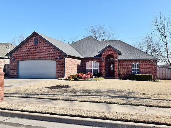 2nd image of 4005 Rosewood Pl