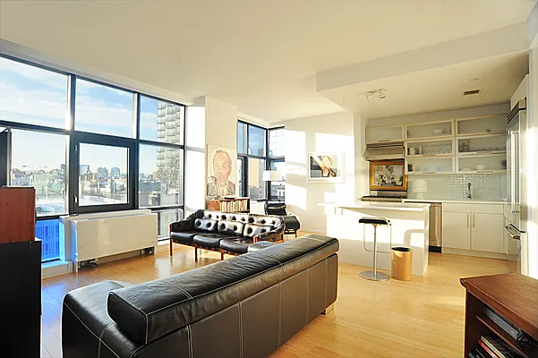 Sold by R New York | media 17