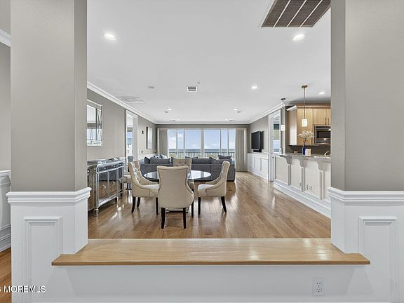 4th image of 432 Ocean Boulevard N #504