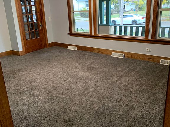 5th image of 804 Benton Ave #1