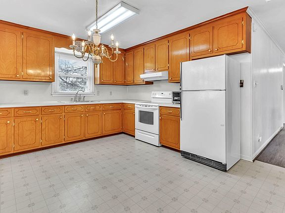 4th image of 1828 Fletchers Chapel Rd