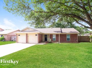 1421 Hall Dr, Crowley, TX 76036
