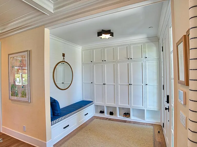 91 E Bonita Ave — Photo 4