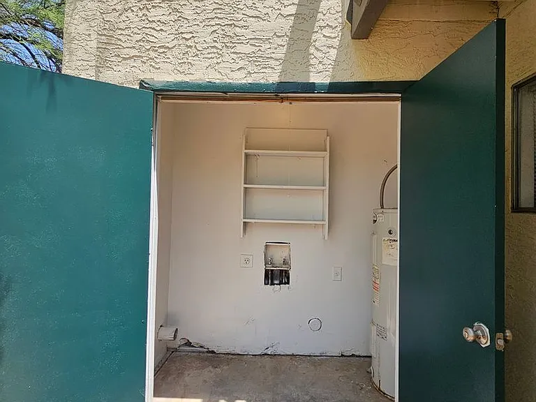 1715 E. Pepper Circle — Photo 50