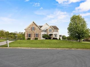 3043 Ridgeview Dr, Orwigsburg, PA 17961