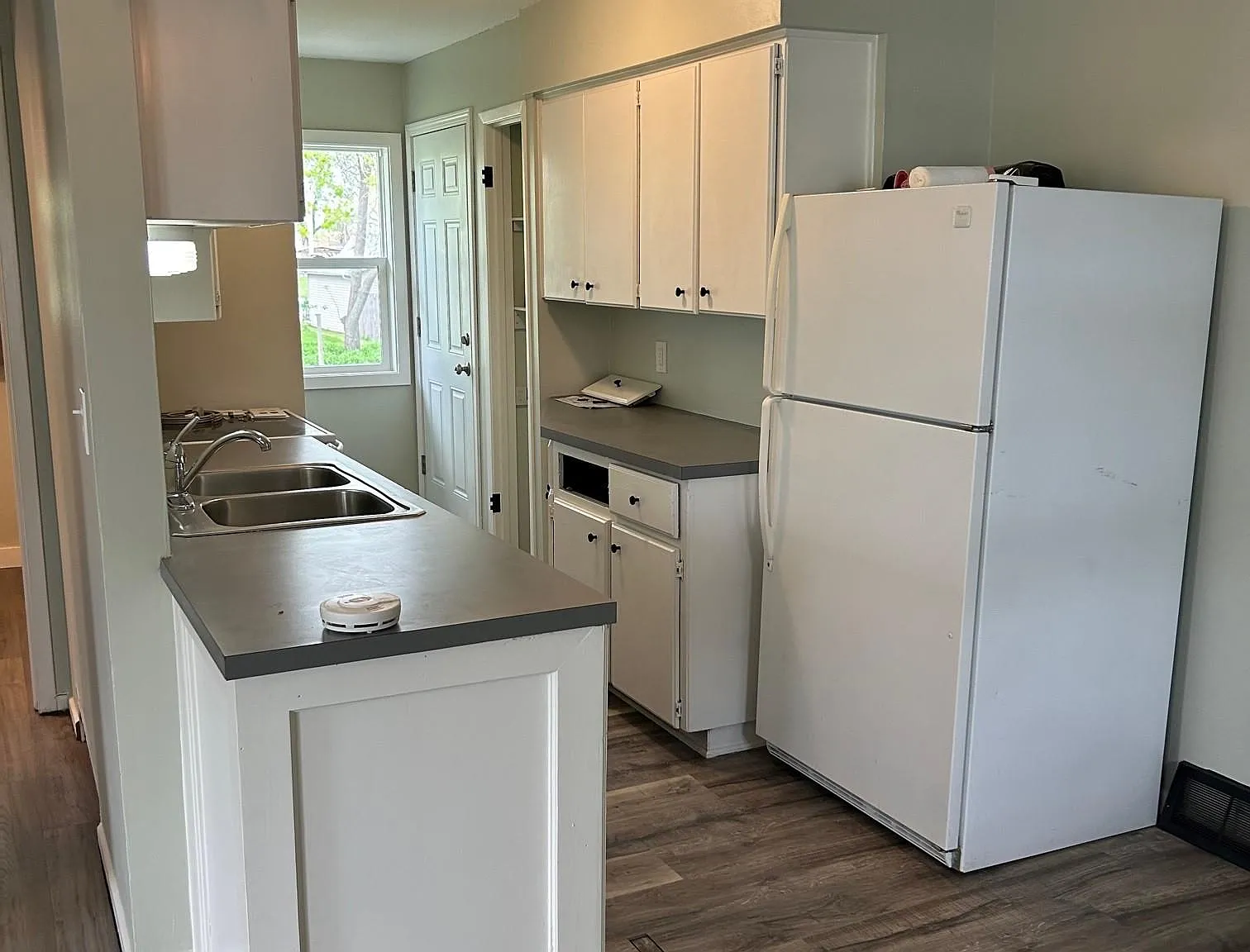 1 bed, 550 sqft, $1,050 — Photo 2