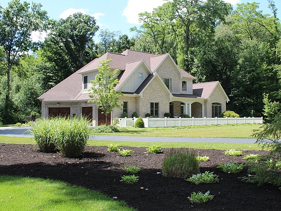 2nd image of 32 Tanglewood Ln
