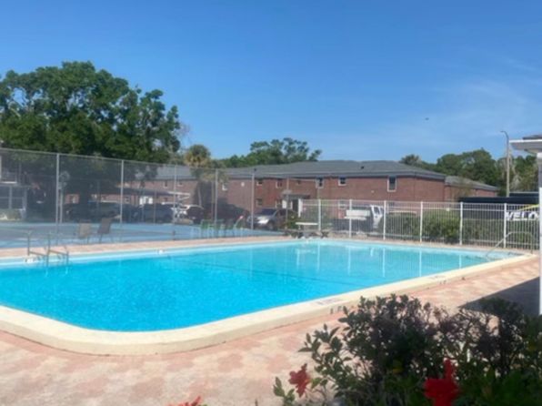 8360 12th St N APT D