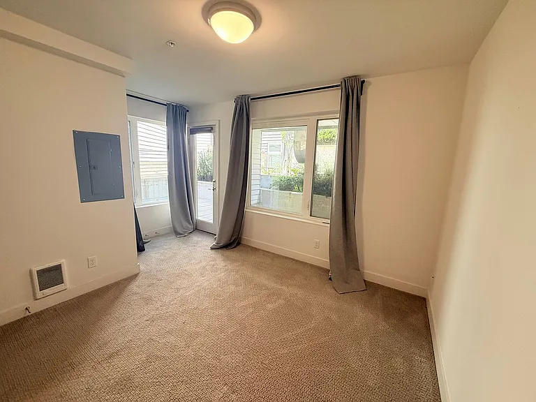 722 Summit Ave E — Photo 18