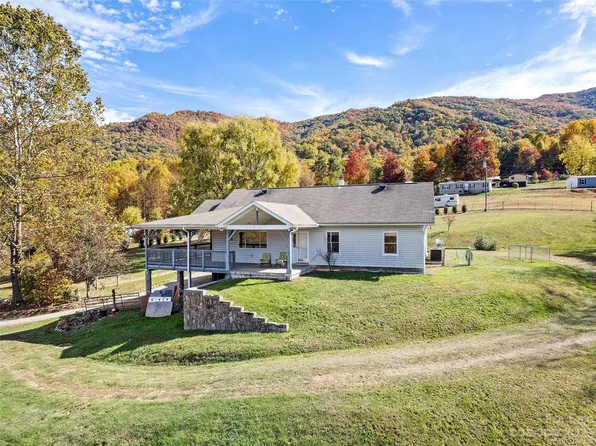 178 Dorset Dr, Waynesville, NC 28786