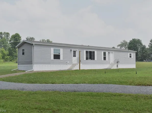2780 Columbiana Rd, New Springfield, OH 44443