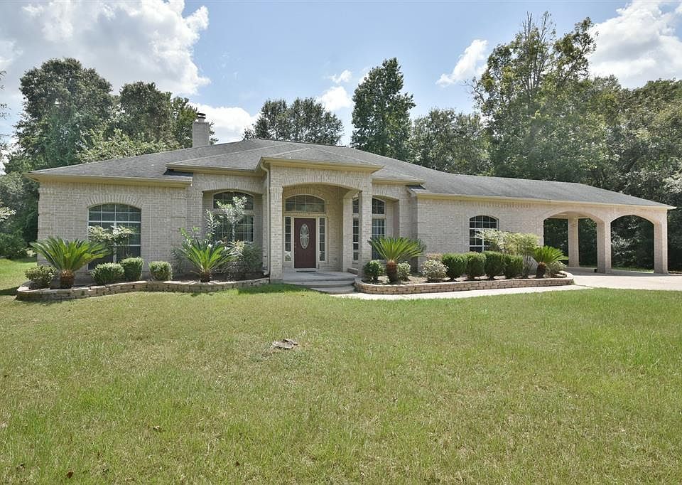 1st image of 19392 Riverwalk Dr