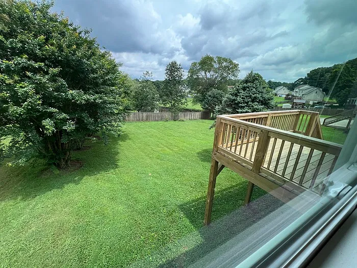 3 bed, 2.0 bath, 1695 sqft, $1,850 — Photo 4