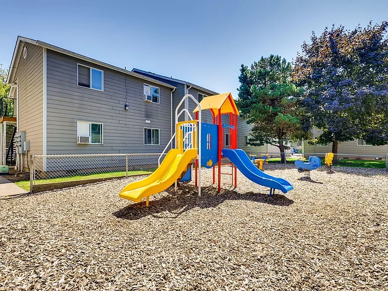 108 Village East Way SE — Photo 14