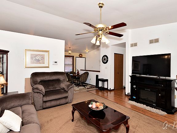 5th image of 2909 N Butrick St